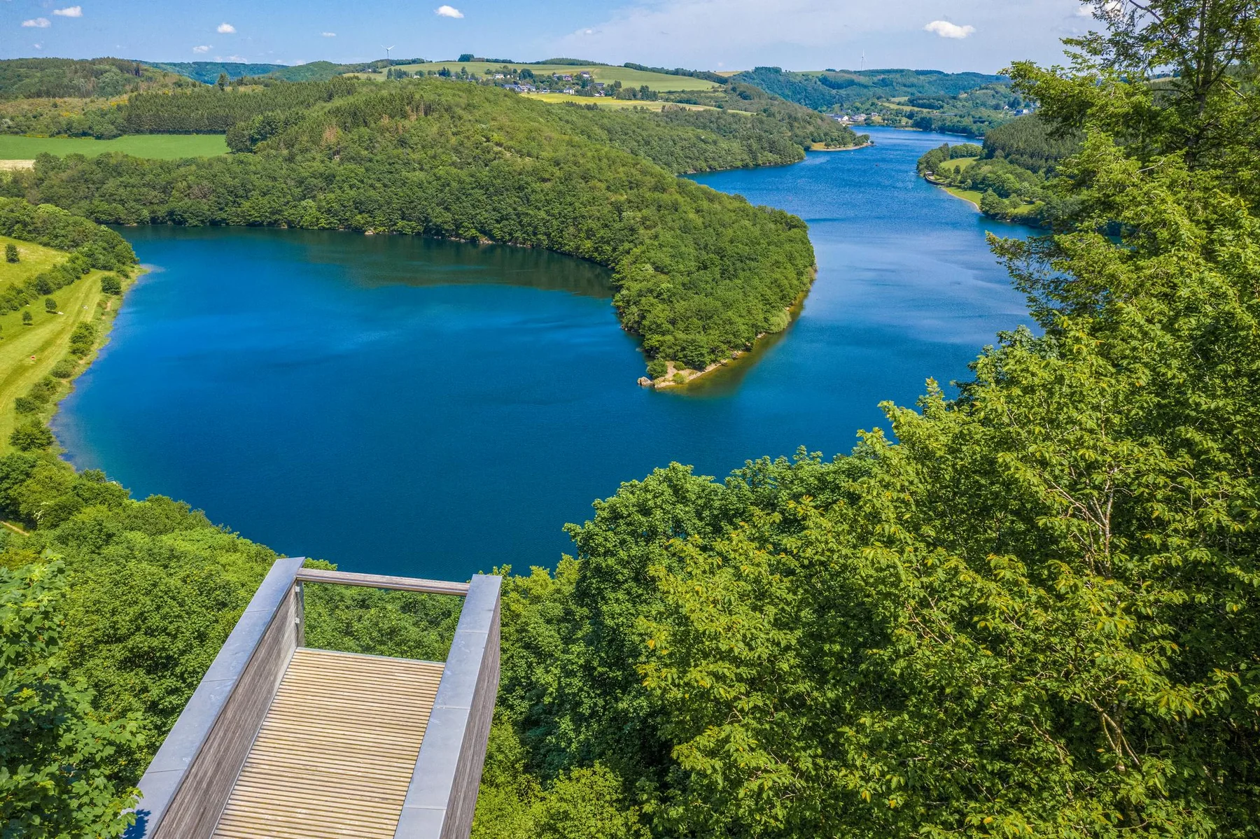 Panoramic viewpoint over the Upper Sûre lake